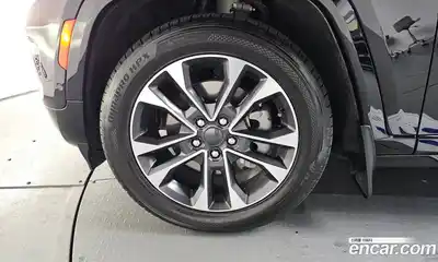 Jeep Cherokee 2023 3.6 Автомат в Москве № 232373, миниатюра 2