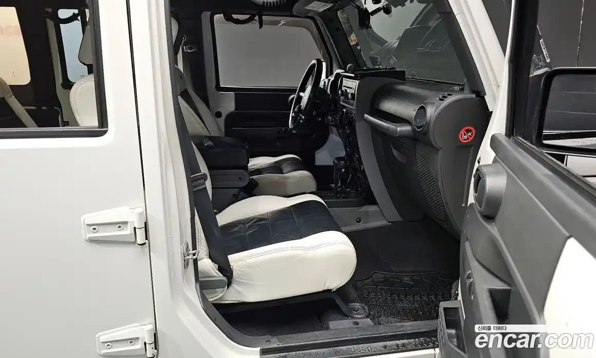 Jeep Wrangler 2010 2.8 Автомат в Москве № 232766, фото 15