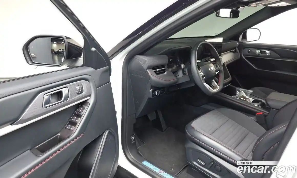 Ford Explorer 2025 2.3 Автомат в Москве № 233018, фото 1