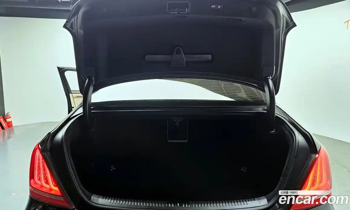 Genesis EQ900 2017 3.3 Автомат в Москве № 24292, фото 18