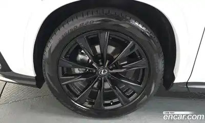 Lexus NX 2024 2.5 Автомат в Москве № 275399, миниатюра 2