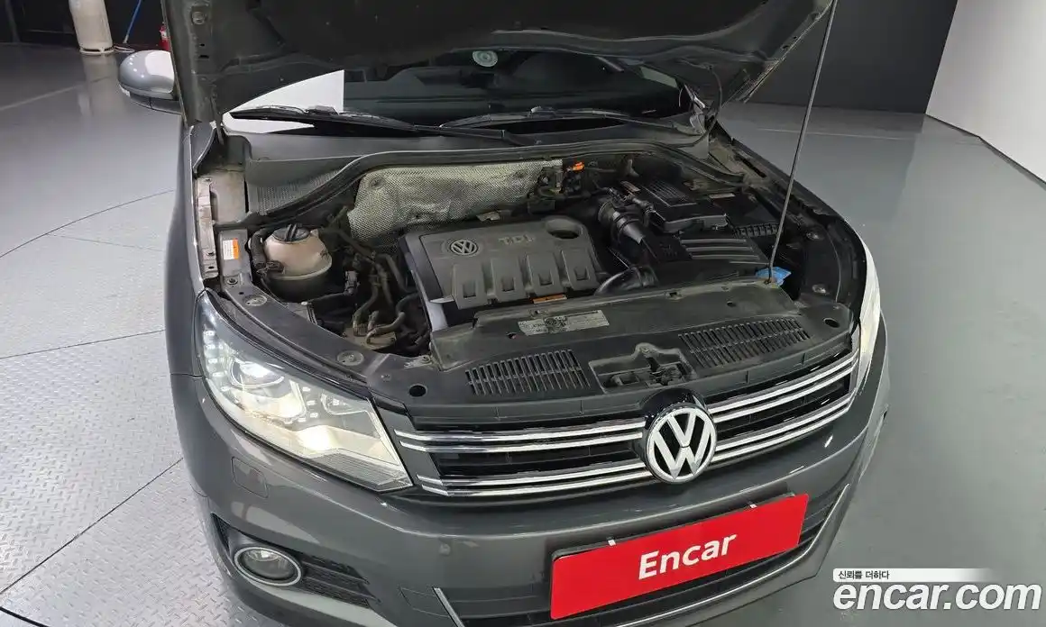 Volkswagen Tiguan 2013 2.0 Автомат в Москве № 277569, фото 14