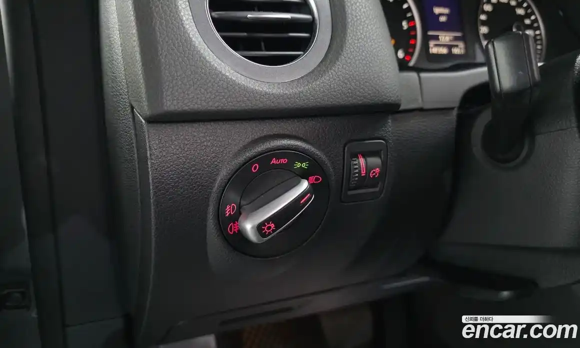 Volkswagen Tiguan 2013 2.0 Автомат в Москве № 277569, фото 15