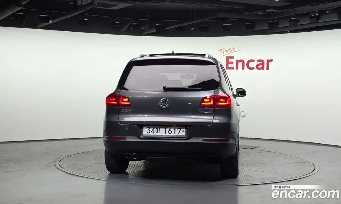 Volkswagen Tiguan 2013 2.0 Автомат в Москве № 277569, фото 20