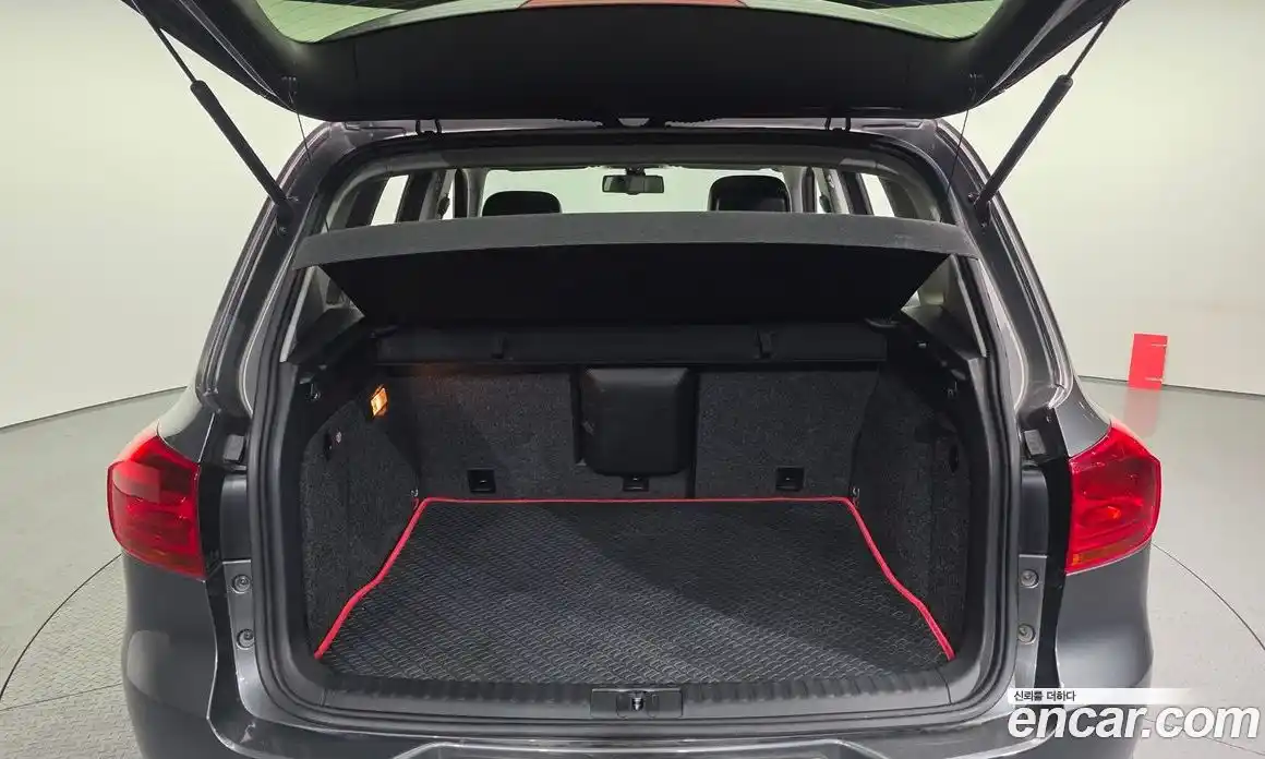 Volkswagen Tiguan 2013 2.0 Автомат в Москве № 277569, фото 7