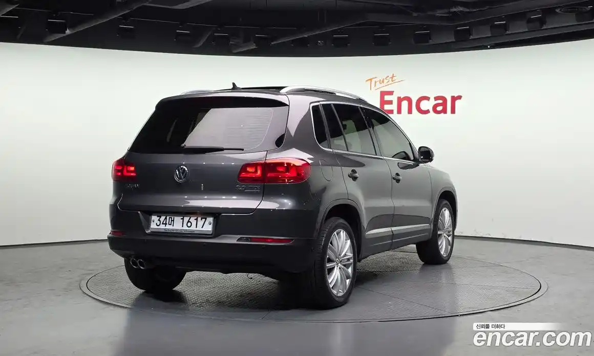 Volkswagen Tiguan 2013 2.0 Автомат в Москве № 277569, фото 8