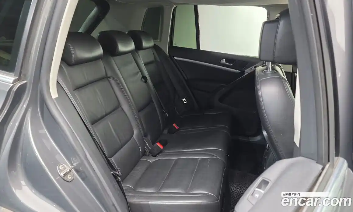 Volkswagen Tiguan 2013 2.0 Автомат в Москве № 277569, фото 9