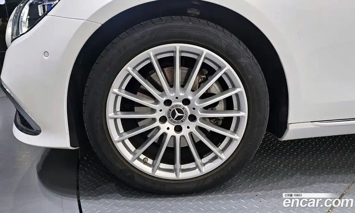 Mercedes-Benz E-Class 2023 2.0 Автомат в Москве № 286745, фото 11