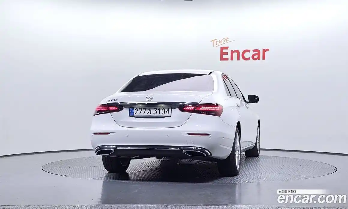 Mercedes-Benz E-Class 2023 2.0 Автомат в Москве № 286745, фото 14