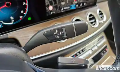 Mercedes-Benz E-Class 2023 2.0 Автомат в Москве № 286745, миниатюра 5