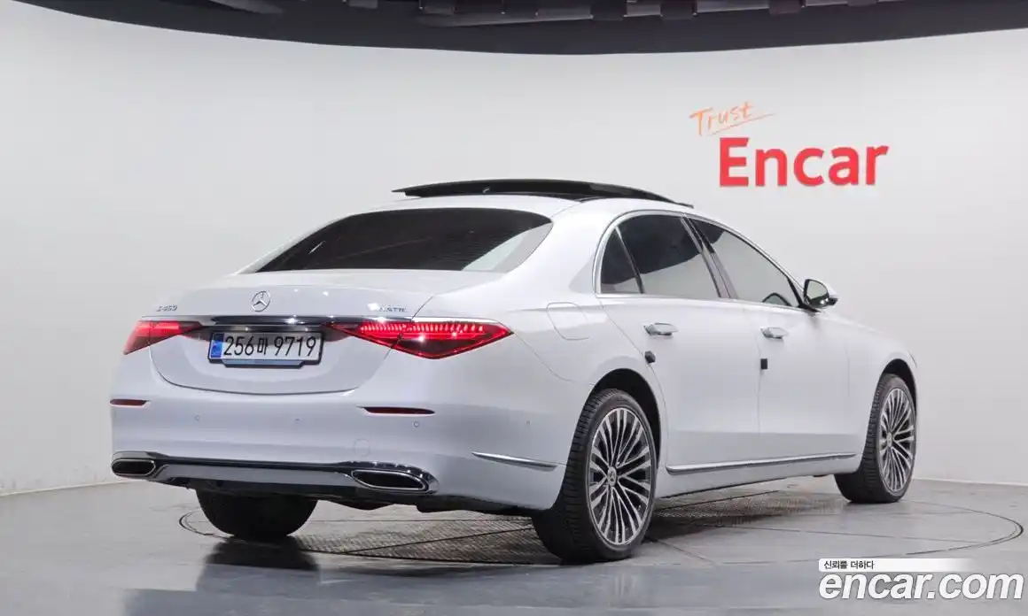 Mercedes-Benz S-Class 2024 3.0 Автомат в Москве № 288017, фото 3