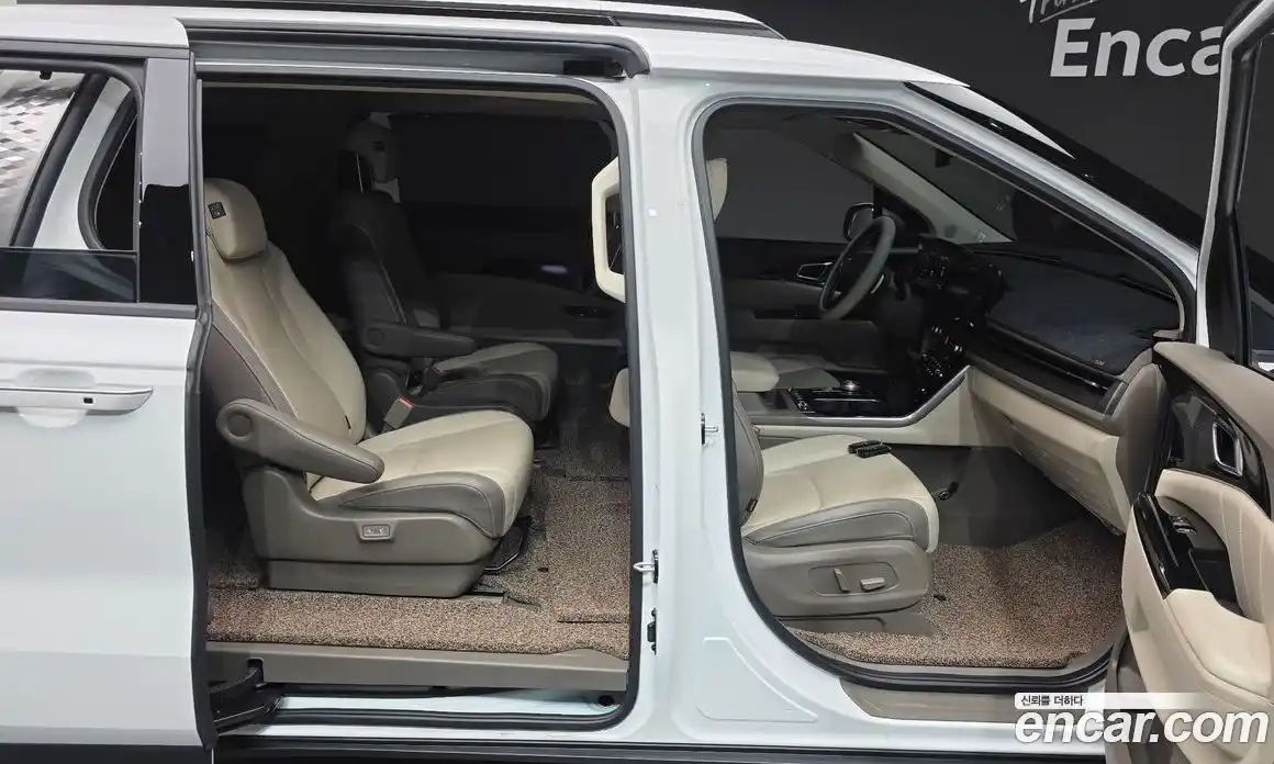 Kia Canival 2022 2.2 Автомат в Москве № 308412, фото 20