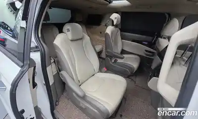 Kia Canival 2022 2.2 Автомат в Москве № 308412, миниатюра 3