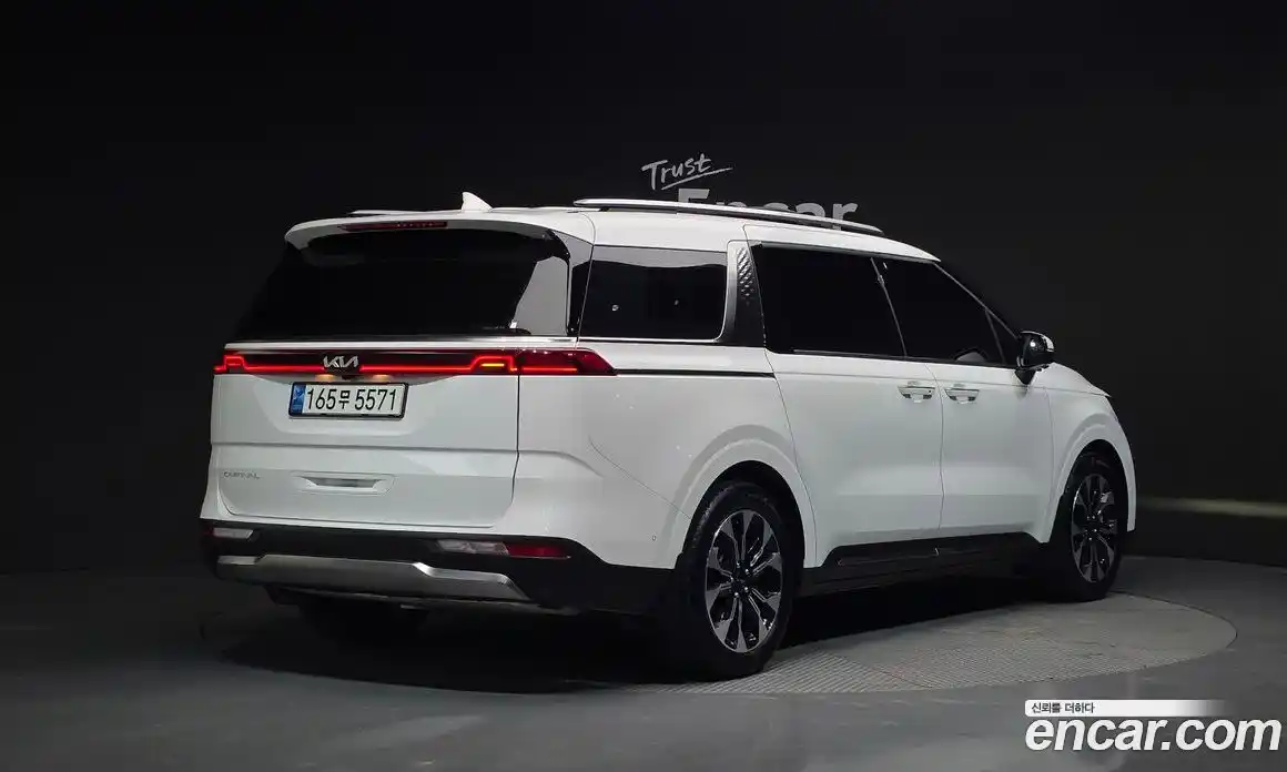 Kia Canival 2022 2.2 Автомат в Москве № 308412, фото 7