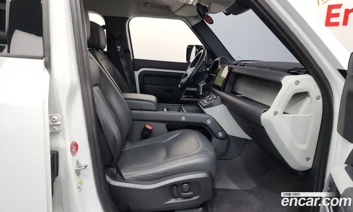 Land Rover Defender 2023 3.0 Автомат в Москве № 315479, фото 11