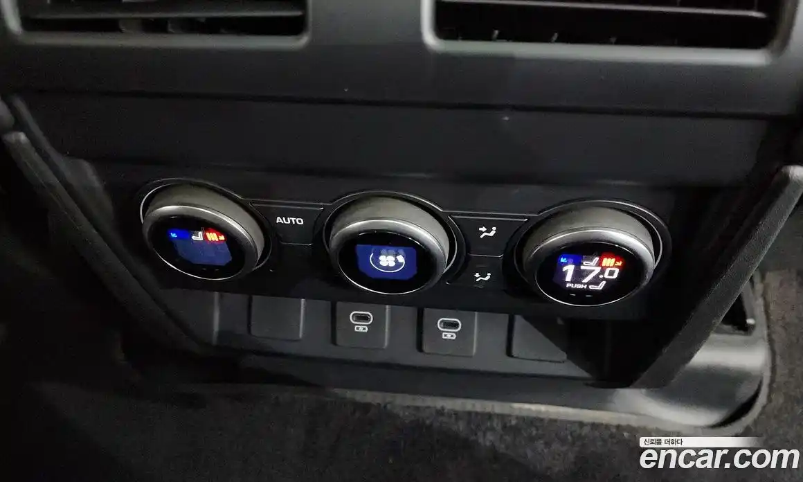 Land Rover Defender 2023 3.0 Автомат в Москве № 315479, фото 16