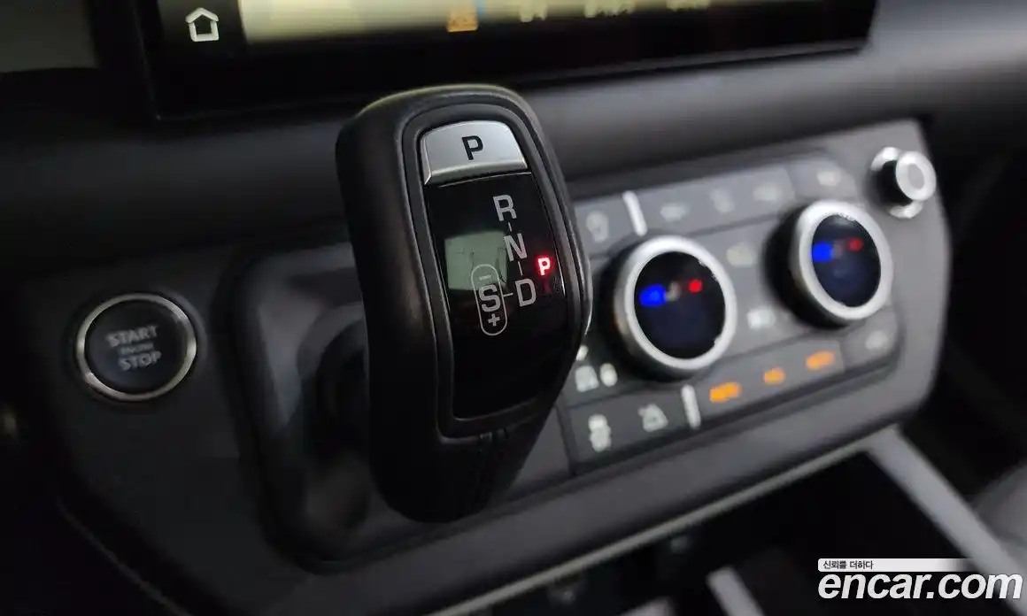 Land Rover Defender 2023 3.0 Автомат в Москве № 315479, фото 9