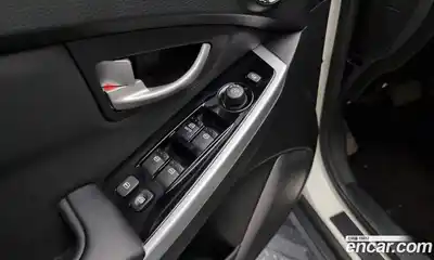 SsangYong Korando 2015 2.0 Автомат в Москве № 31703, миниатюра 4