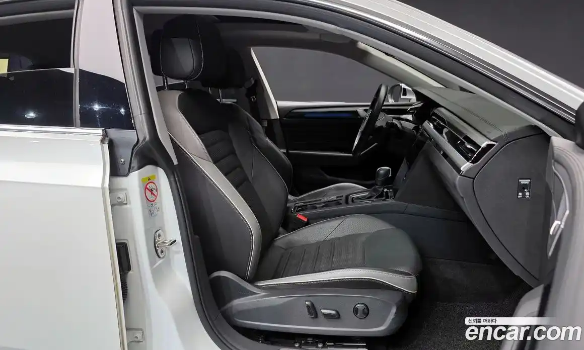 Volkswagen Arteon 2023 2.0 Автомат в Москве № 317899, фото 14