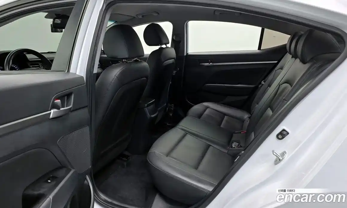 Hyundai Avante 2020 1.6 Автомат в Москве № 331320, фото 20