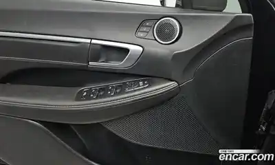 Hyundai Sonata 2023 1.6 Автомат в Москве № 46561, миниатюра 3