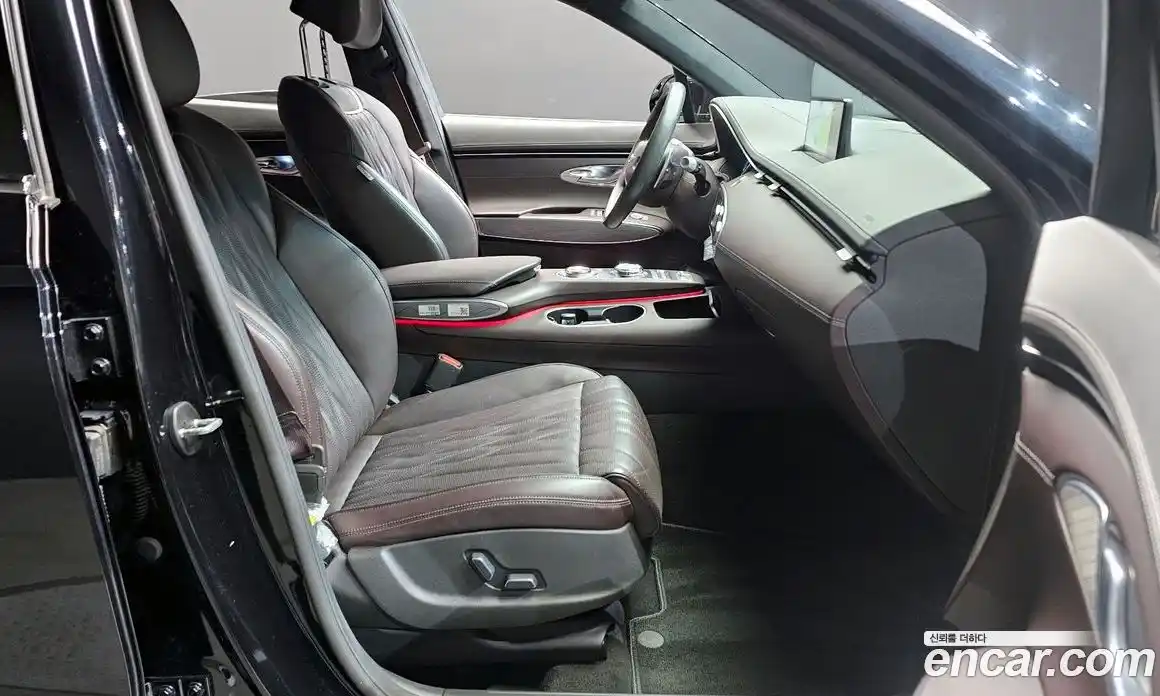 Genesis GV70 2021 2.5 Автомат в Москве № 81081, фото 3