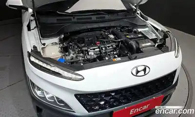 Hyundai Kona 2022 1.6 Автомат в Москве № 110260, миниатюра 11