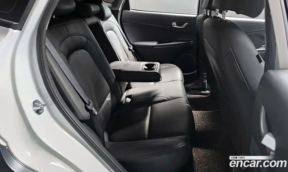 Hyundai Kona 2022 1.6 Автомат в Москве № 110260, фото 17