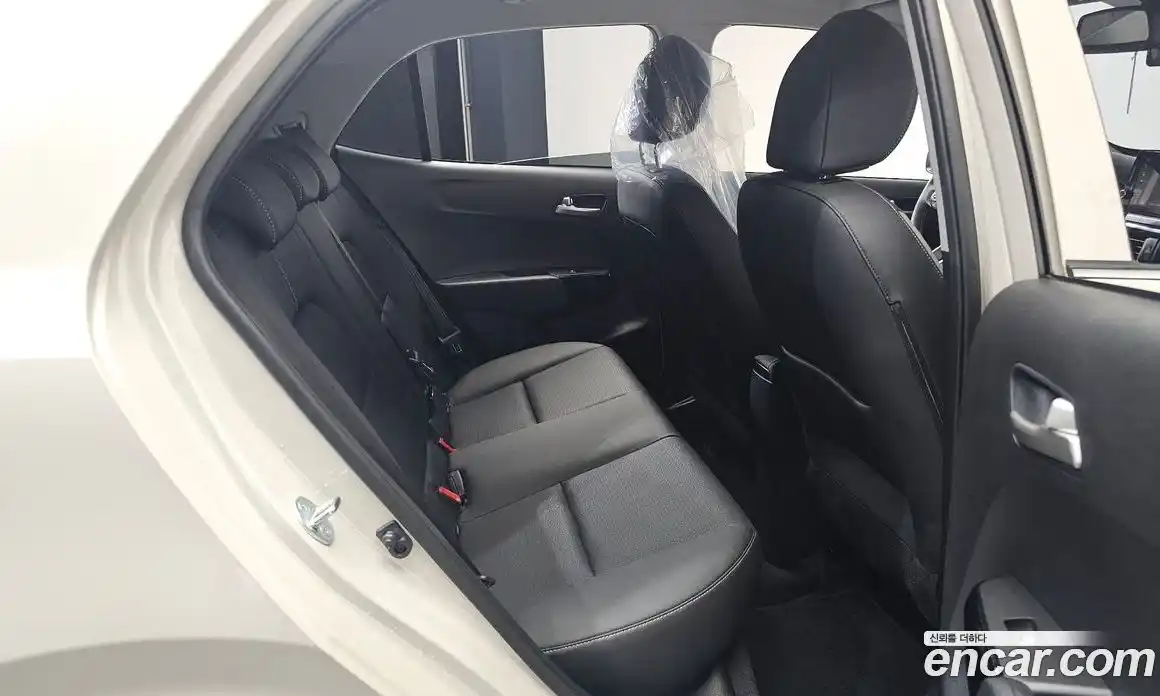 Kia Morning 2023 1.0 Автомат в Москве № 114486, фото 11