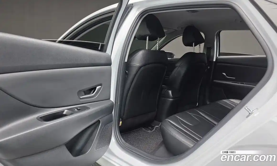 Hyundai Avante 2021 1.6 Автомат в Москве № 119875, фото 11