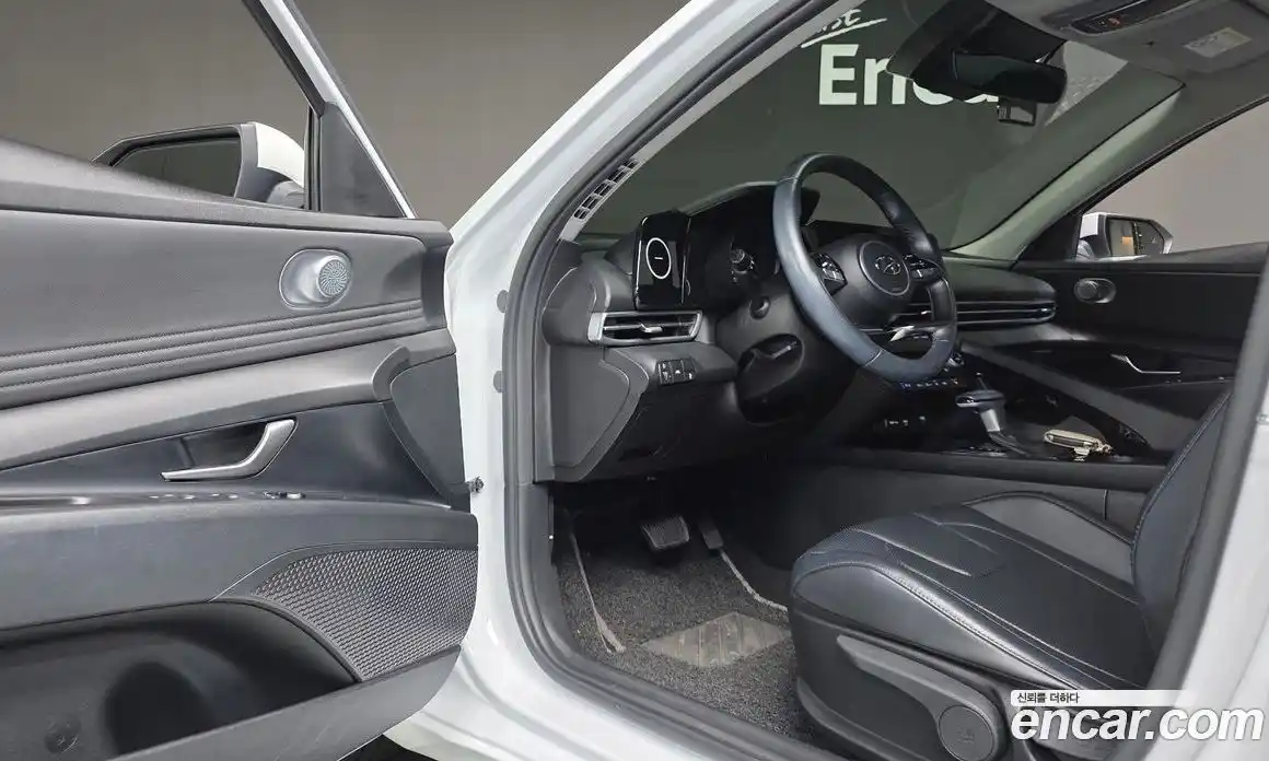 Hyundai Avante 2021 1.6 Автомат в Москве № 119875, фото 14