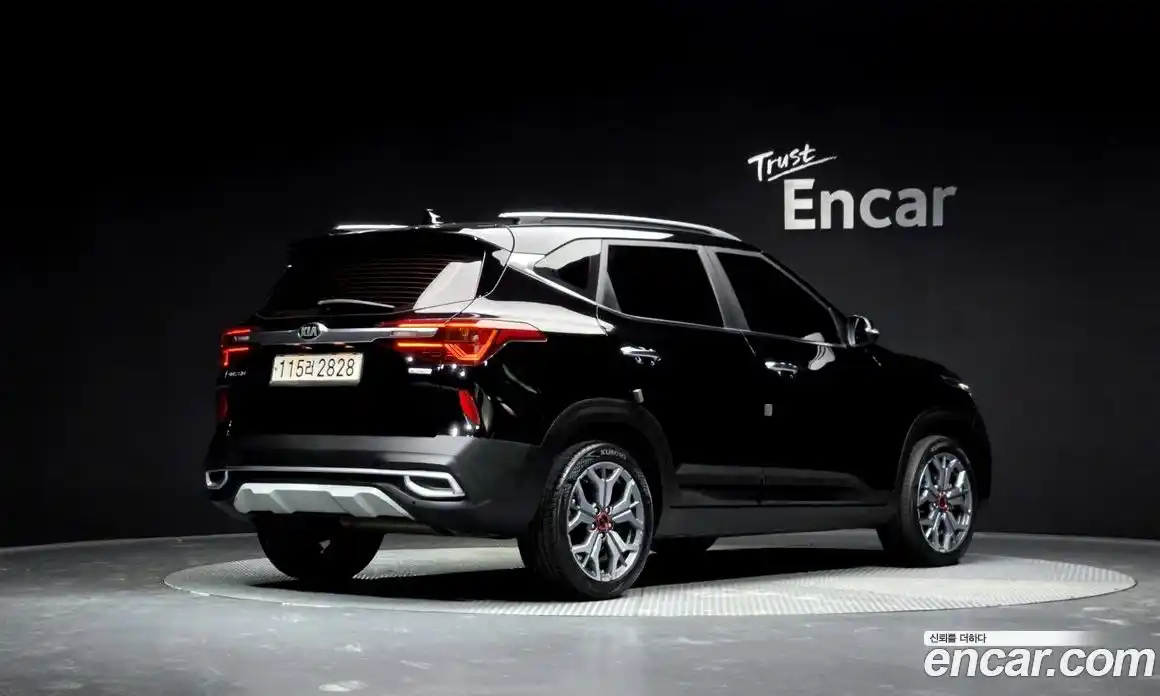 Kia Seltos 2021 1.6 Автомат в Москве № 132748, фото 13