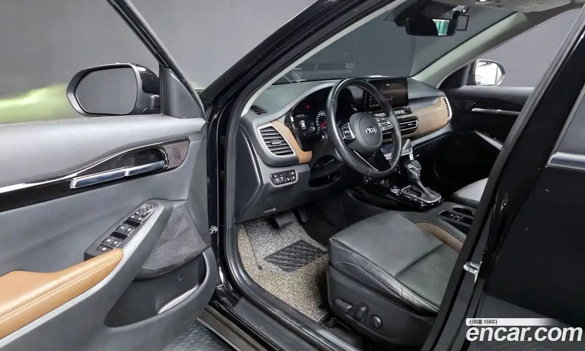 Kia Seltos 2021 1.6 Автомат в Москве № 132748, фото 20