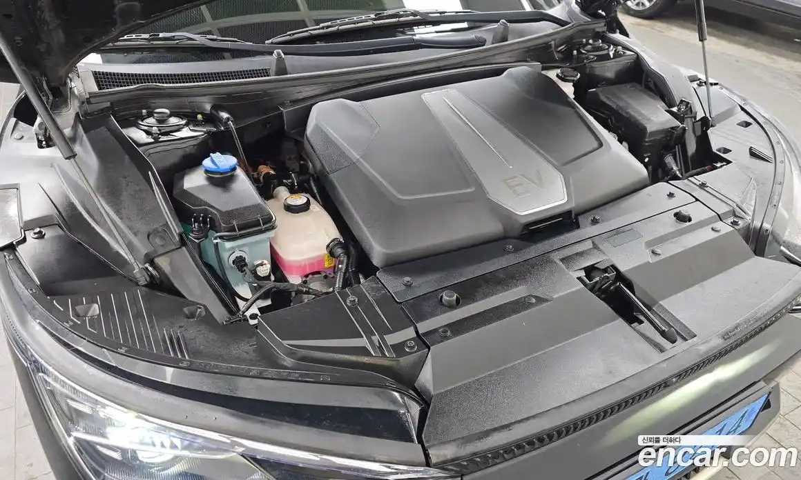 Kia EV6 2022 0.1 Автомат в Москве № 133165, фото 3