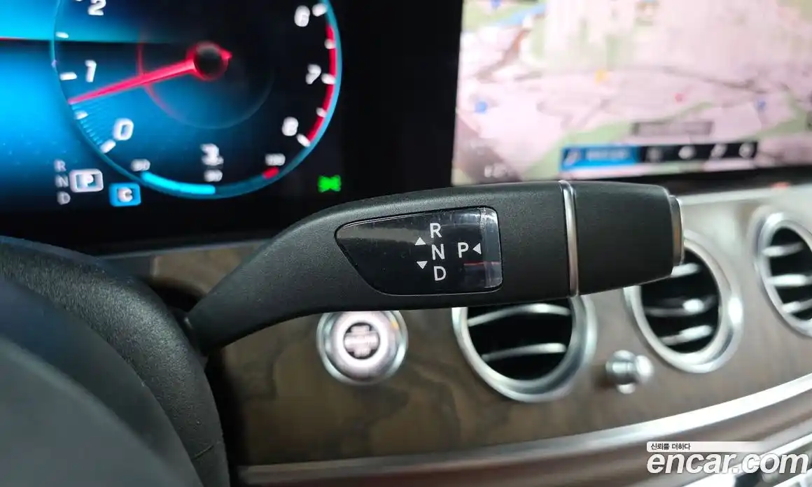 Mercedes-Benz E-Class 2021 2.0 Автомат в Москве № 138328, фото 3