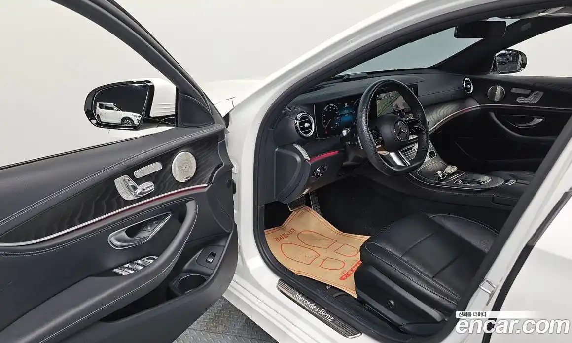 Mercedes-Benz E-Class 2023 1.9 Автомат в Москве № 138577, фото 18