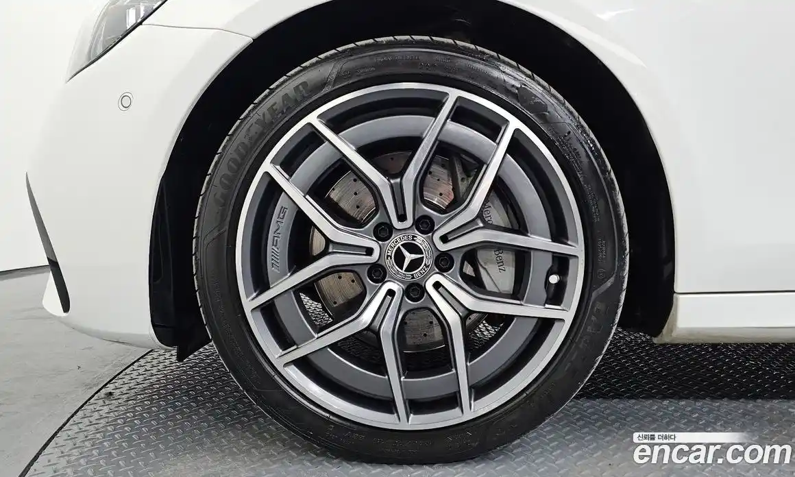 Mercedes-Benz E-Class 2023 1.9 Автомат в Москве № 138577, фото 4