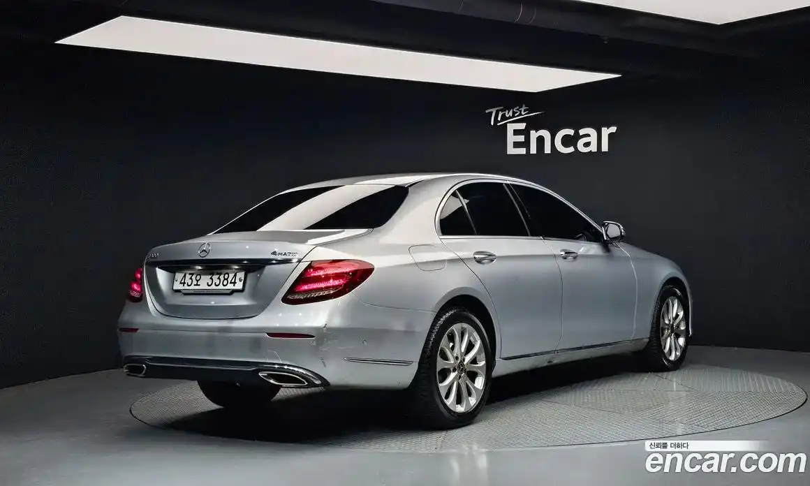 Mercedes-Benz E-Class 2018 2.0 Автомат в Москве № 143631, фото 18