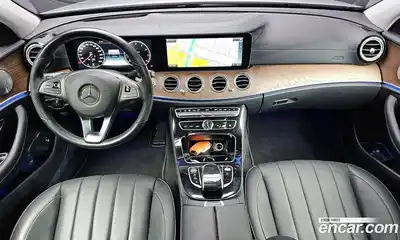 Mercedes-Benz E-Class 2018 2.0 Автомат в Москве № 143631, миниатюра 2