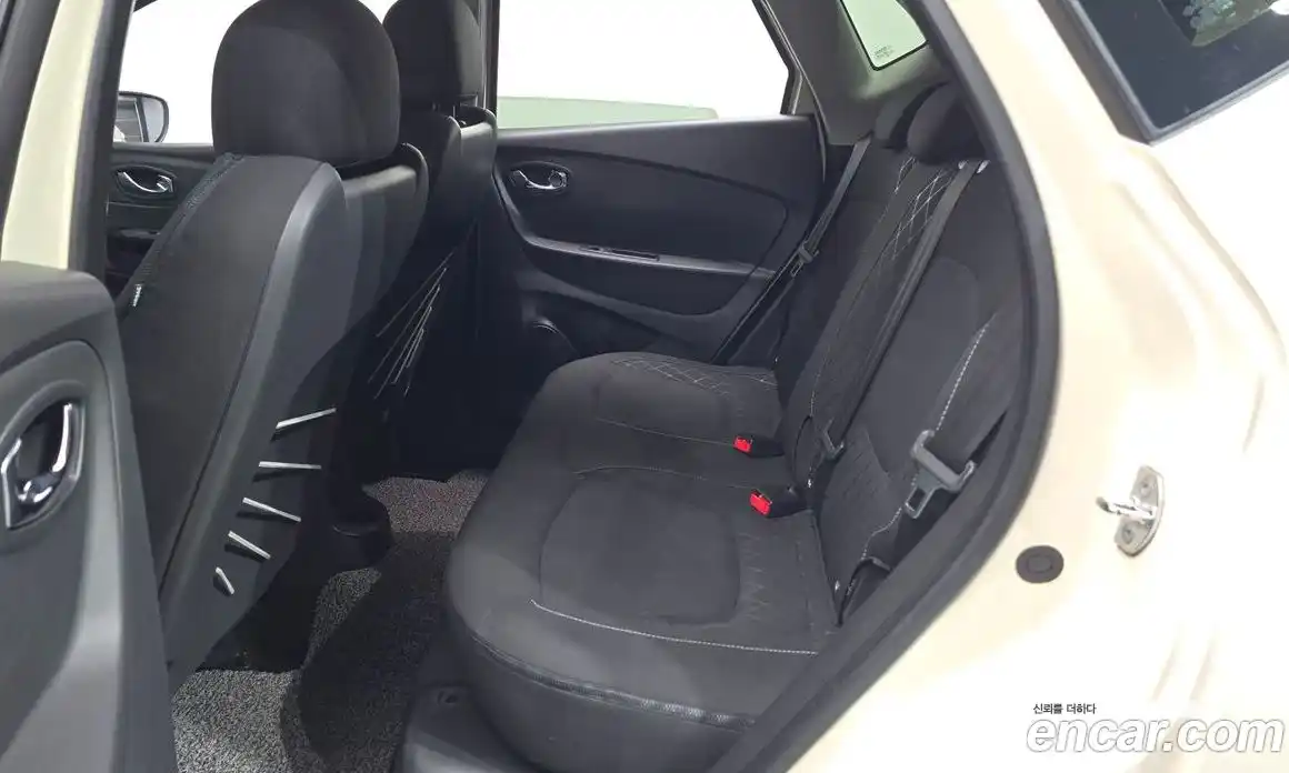 Renault QM3 2014 1.5 Автомат в Москве № 147747, фото 8