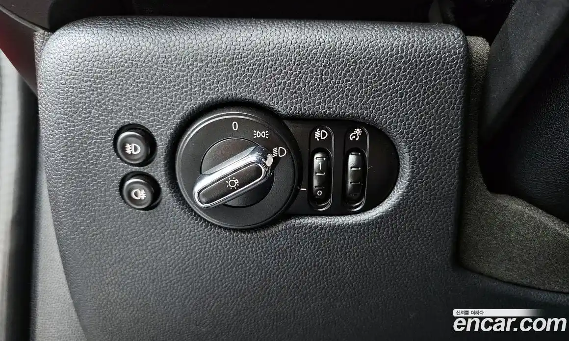 Mini Cooper 2015 1.5 Автомат в Москве № 157235, фото 1