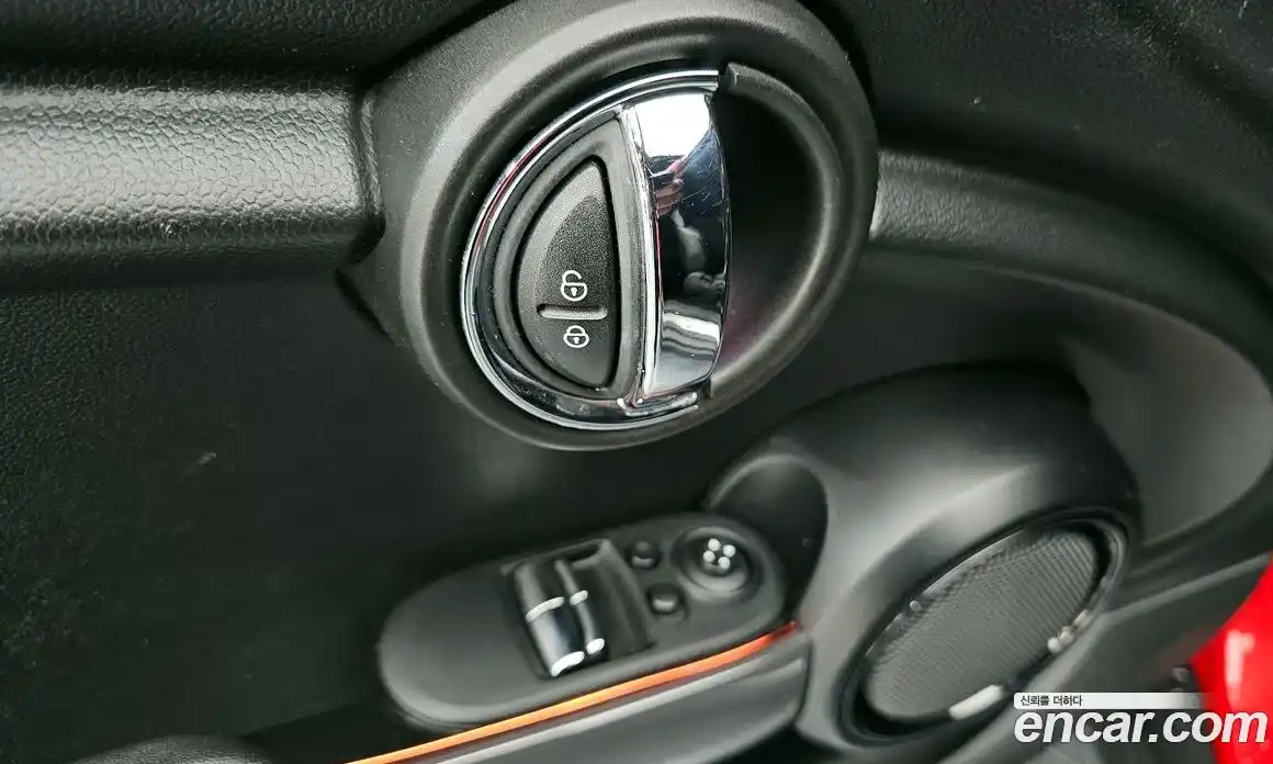 Mini Cooper 2015 1.5 Автомат в Москве № 157235, фото 19