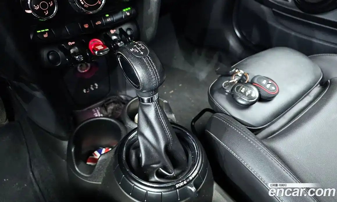 Mini Cooper 2015 1.5 Автомат в Москве № 157235, фото 8