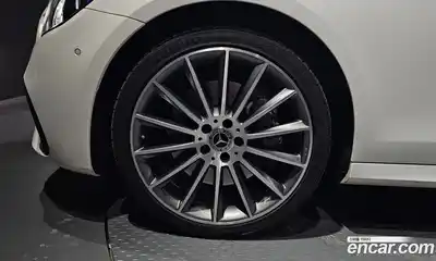 Mercedes-Benz E-Class 2021 2.0 Автомат в Москве № 161179, миниатюра 3