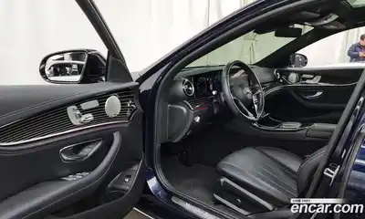 Mercedes-Benz E-Class 2021 3.0 Автомат в Москве № 161210, миниатюра 3