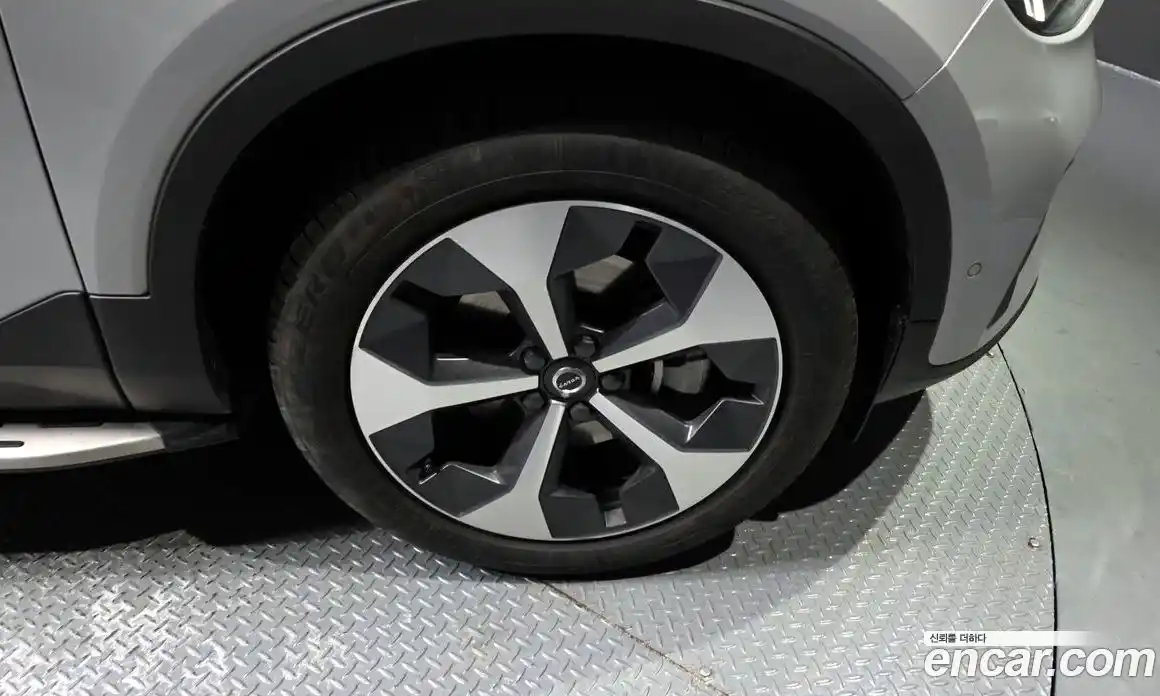 Volvo XC40 2023 2.0 Автомат в Москве № 164318, фото 6