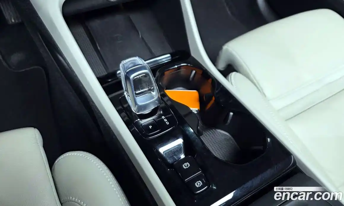 Volvo XC40 2023 2.0 Автомат в Москве № 164318, фото 7