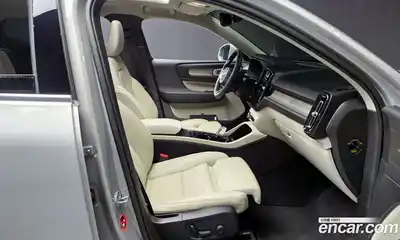 Volvo XC40 2023 2.0 Автомат в Москве № 164318, миниатюра 10