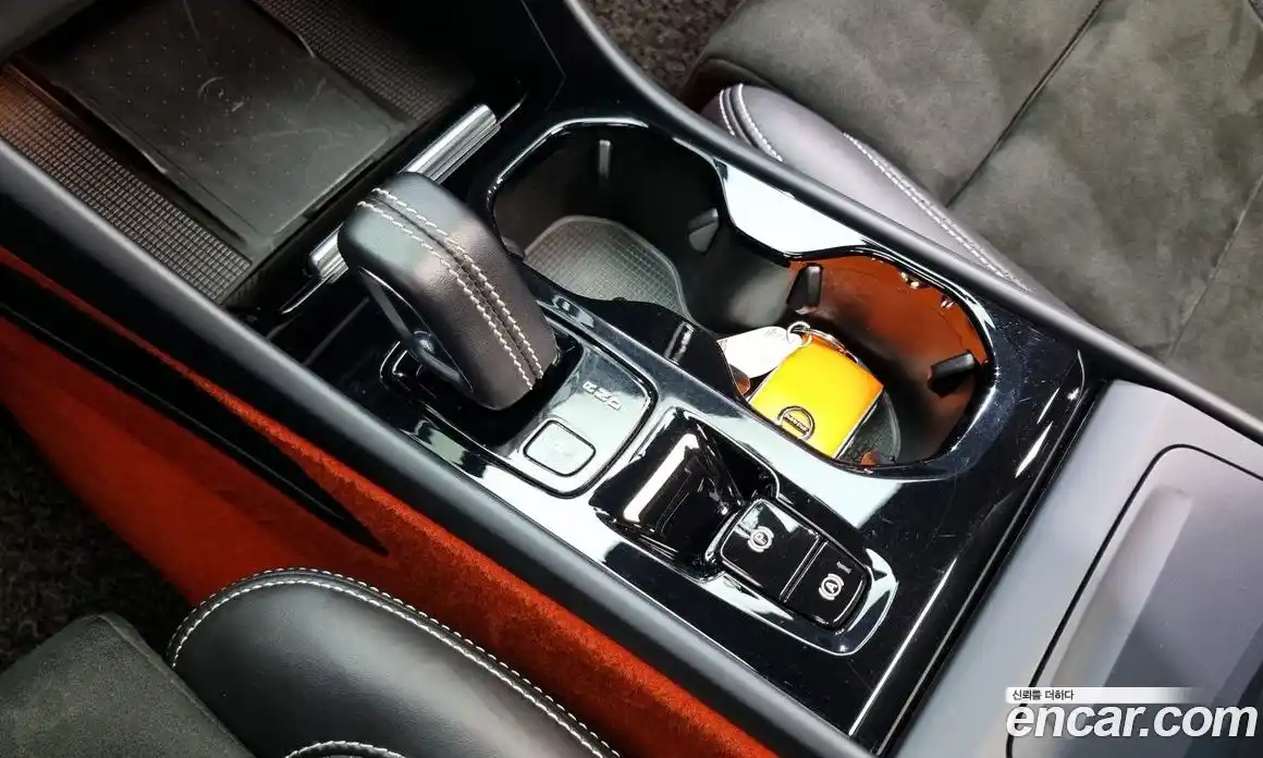 Volvo XC40 2021 2.0 Автомат в Москве № 164656, фото 1