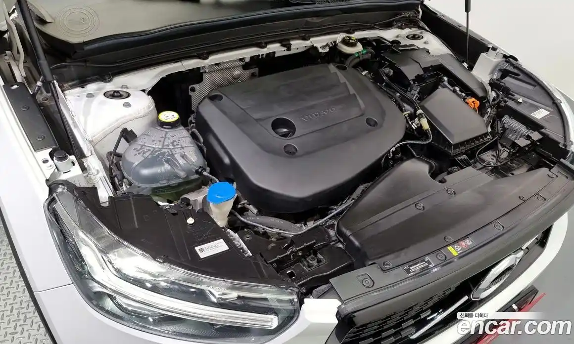 Volvo XC40 2021 2.0 Автомат в Москве № 164656, фото 12